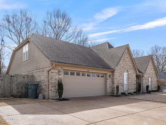2nd image of 2675 Greencliff Dr