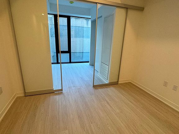 3rd image of 195 McCaul St #411