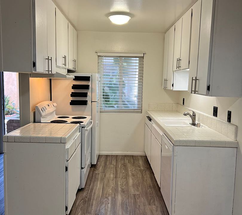 1st image of 5055 Saratoga Ave #4