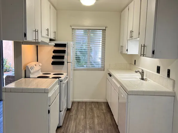 Port Au Fina (Saratoga Ave.)