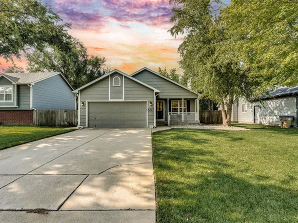 607 Deerfield Cir, Valley Center, KS 67147