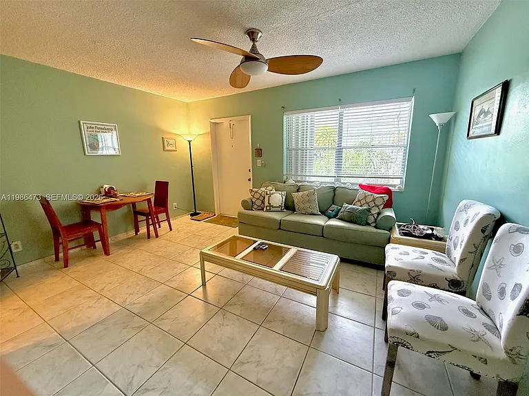 3240 NE 16th St #3 — Photo 6