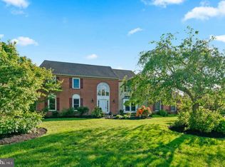 711 Fox Hollow Dr, Yardley, PA 19067