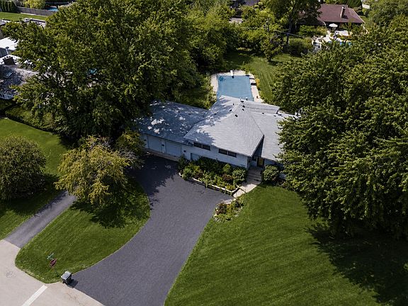 3rd image of 2250 White Oak Dr