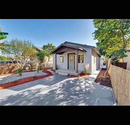 2nd image of 1546 W 59th Pl