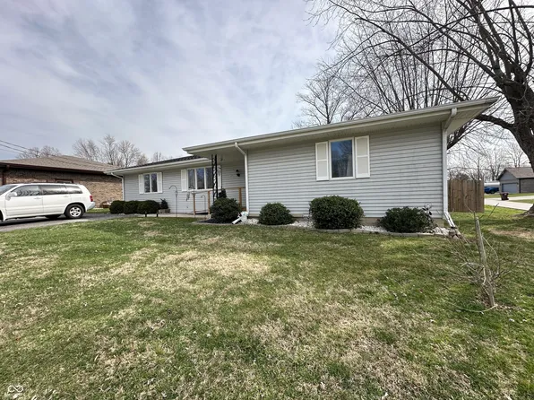 105 S Green St, Bainbridge, IN 46105