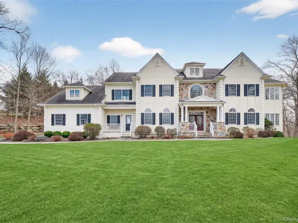 19 Parkview Circle, Carmel, NY 10512