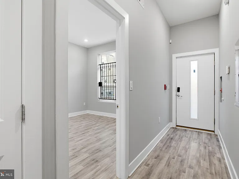 2500 N Mascher St #2 — Photo 5