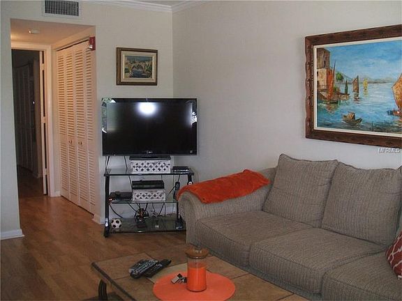 4th image of 1001 77th Ave N APT 105