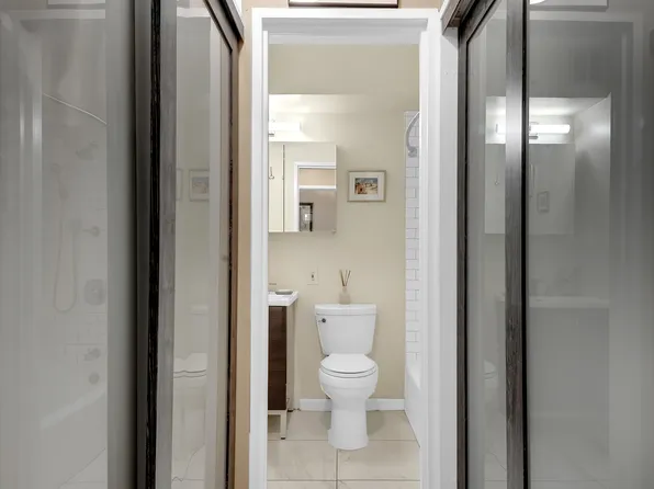 166 East 63rd Street image 5 of 7