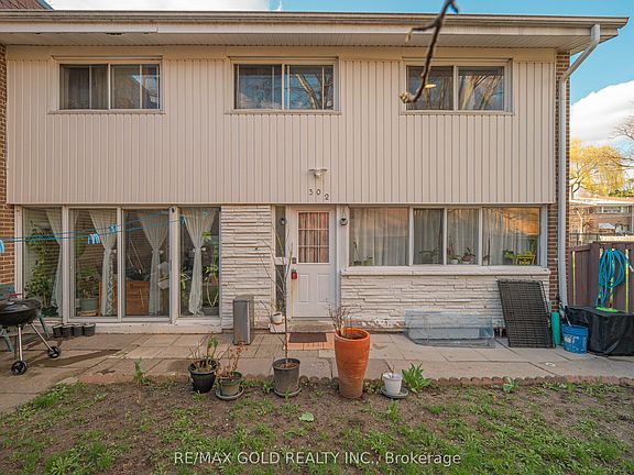 4th image of 30 Sentinel Rd #2