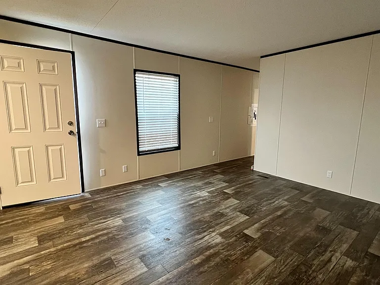 25214 Gratiot Ave #141 — Photo 28