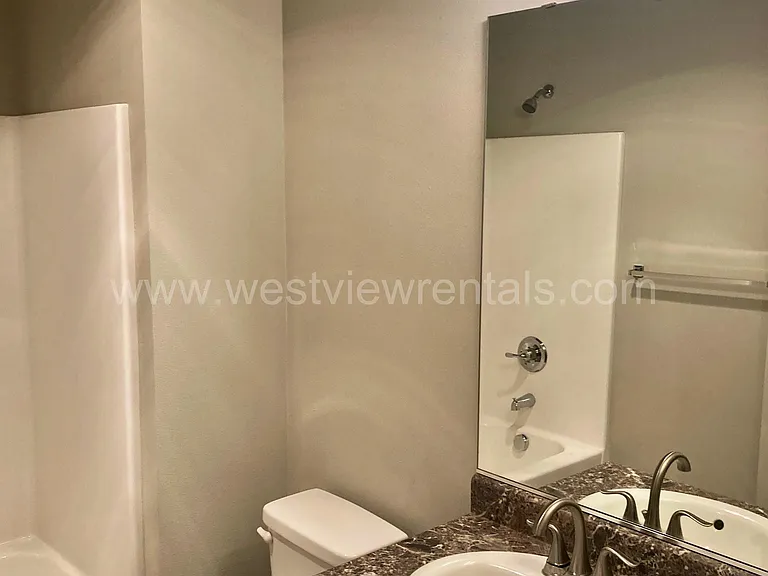 1010 Railroad Ave — Photo 278