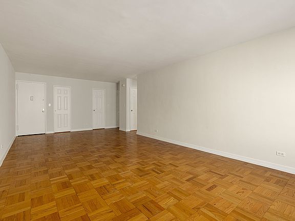 4th image of 200 E 15th St APT 12D