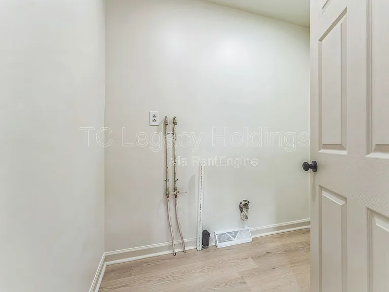 421 Walnut Ave — Photo 20