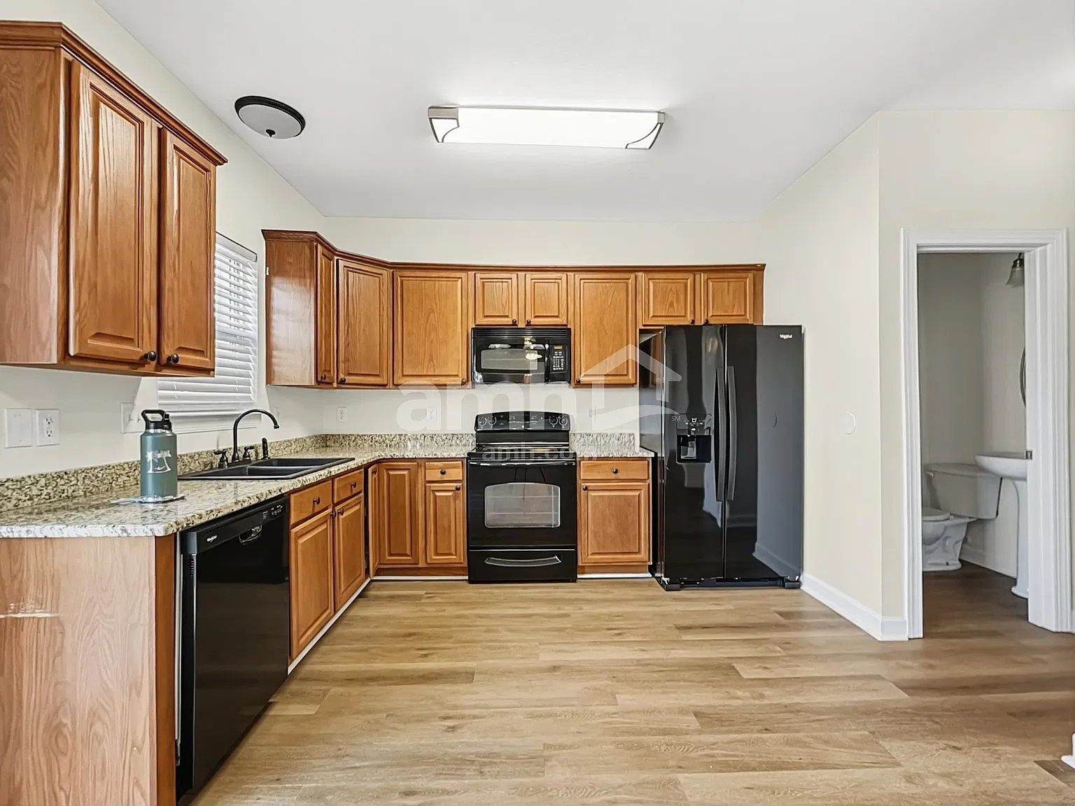 4 bed, 2.5 bath, 1900 sqft, $2,355 — Photo 4