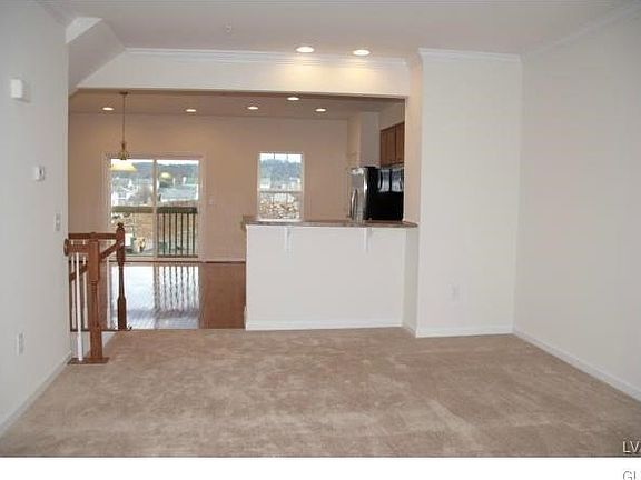 3rd image of 11 Pink Rose Ln