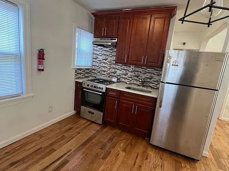 183 Beach 25th St — Photo 9