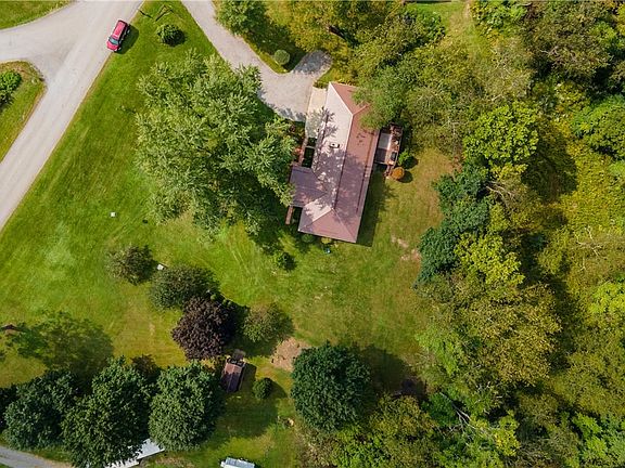 3rd image of 125 Valley View Dr