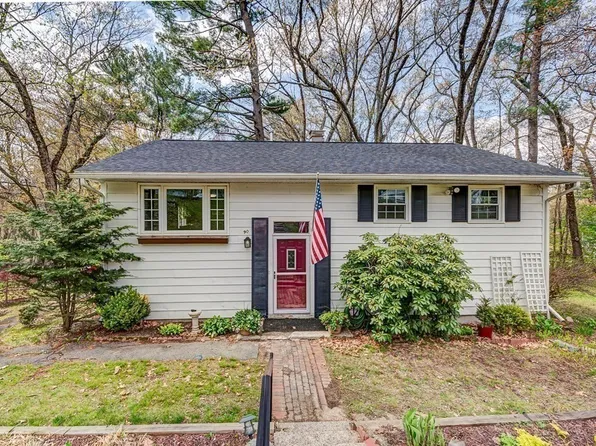 90 Linda Cir, Marlborough, MA 01752