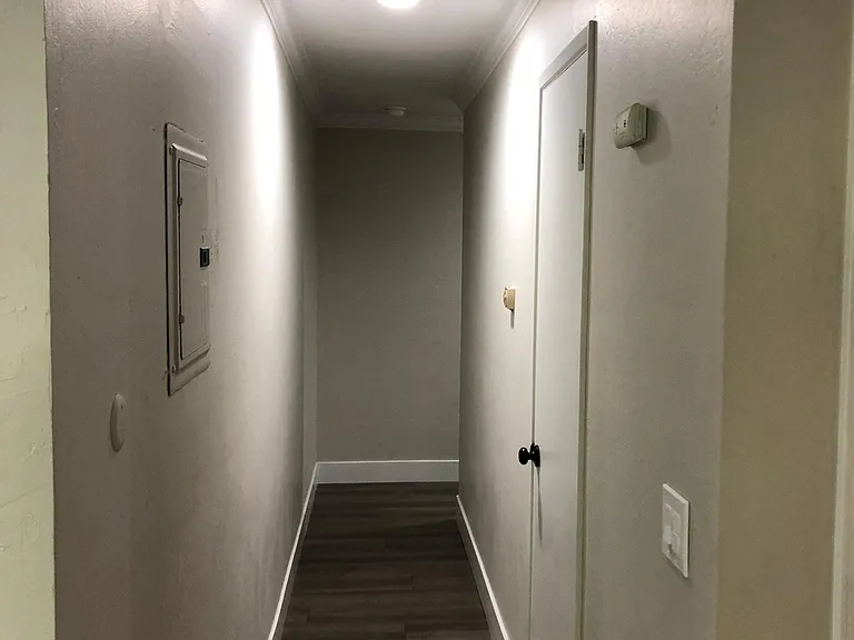2816 Albany Ave — Photo 16