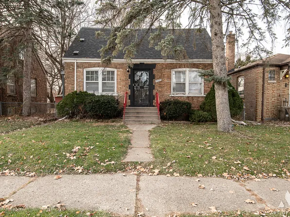 (undisclosed Address), Chicago, IL 60827