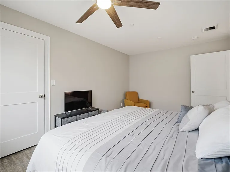149 Pleasant St #2 — Photo 19