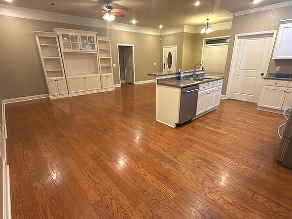 2nd image of 304 Chase Ridge Dr