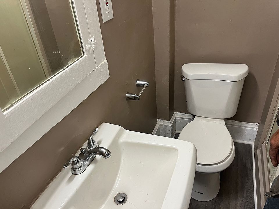 bathroom, no tub/shower only