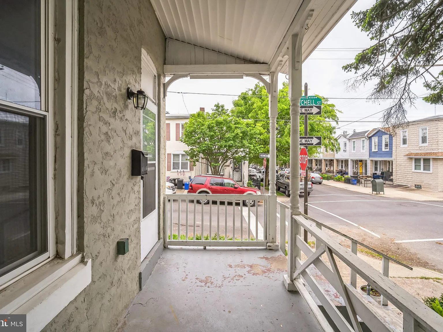 2 bed, 1050 sqft, $1,850 — Photo 2
