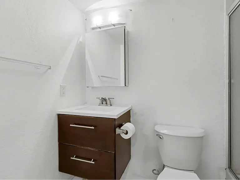 701 NW 19th St #401 — Photo 30