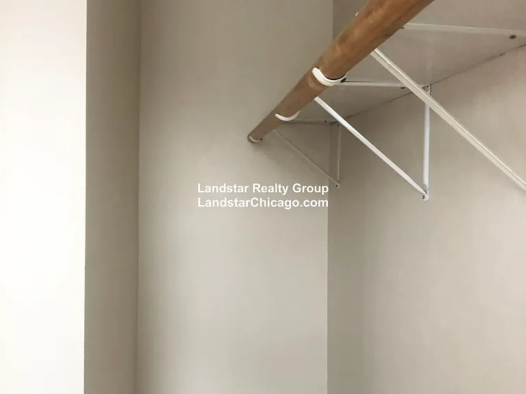 3050 W Berteau Ave #3 — Photo 5