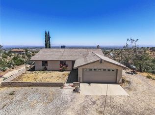 8451 Zohra Canyon Rd, Pinon Hills, CA 92372