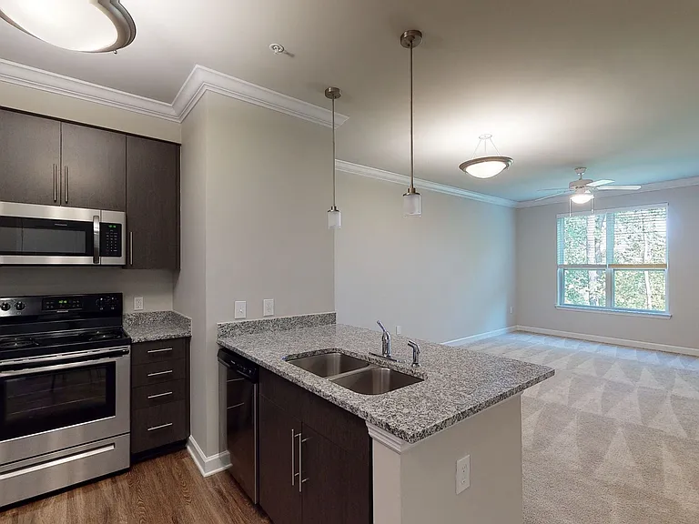 Clairmont at Trinity — Photo 109