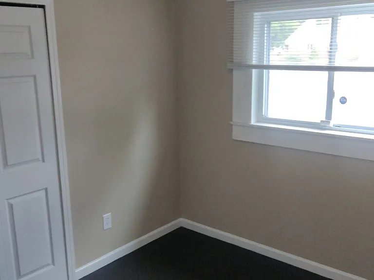 649 Oswego Ave — Photo 12