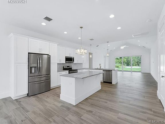5th image of 5054 SE Pine Knoll Way