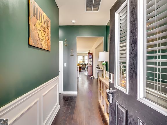 3rd image of 523 Carleton Pl