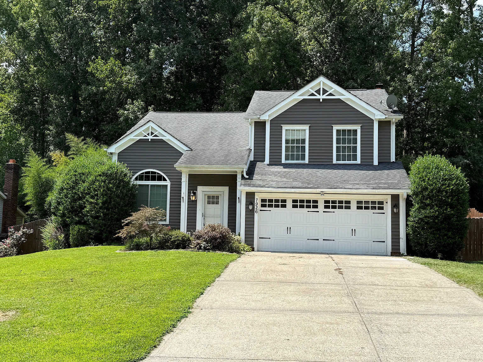 4 bed, 2.5 bath, 2136 sqft, $2,400 — Photo 1