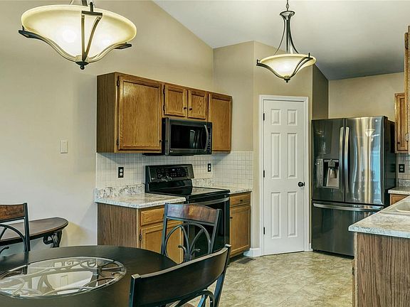 5th image of 313 Westwind Estates Ln