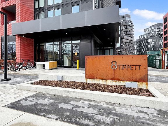 3rd image of 8 Tippett Rd #631