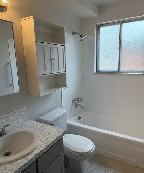 1790 Ingalls Street Apartments — Photo 8