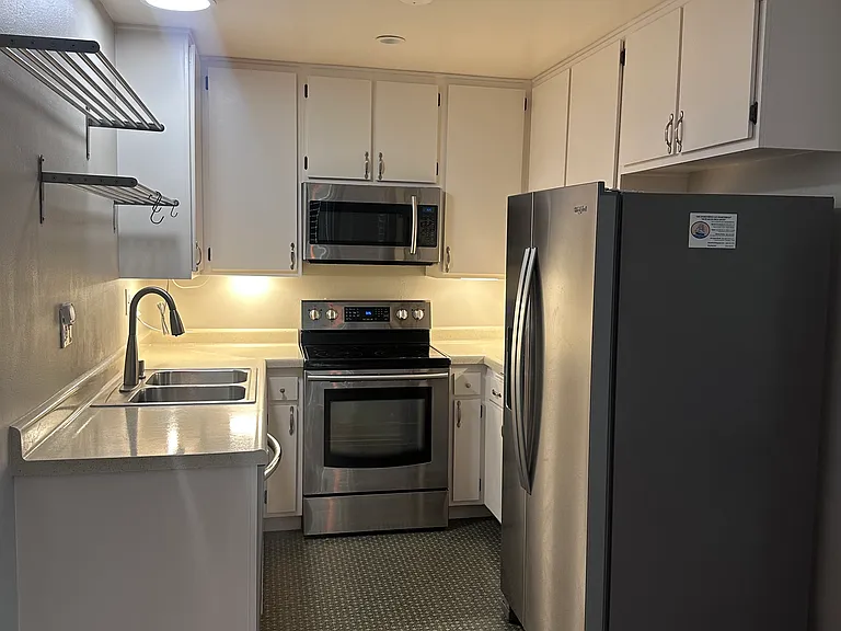 5512 Armitos Ave #34 — Photo 9
