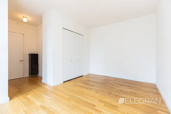 Sold by (Legacy) Elegran | media 4