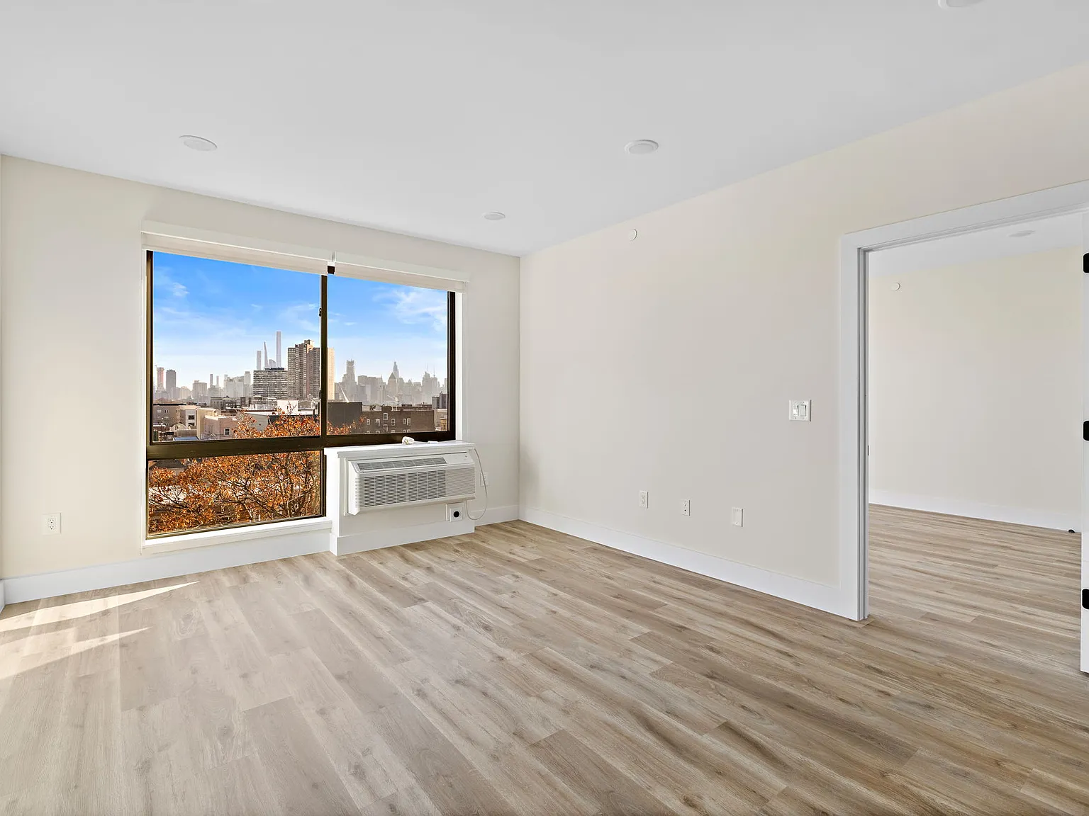 1 bed, 748 sqft, $2,525 — Photo 3