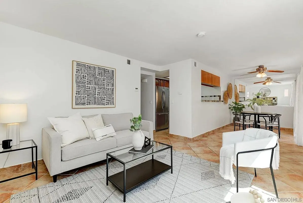 2 bed, 2.0 bath, 784 sqft, $2,750 — Photo 1