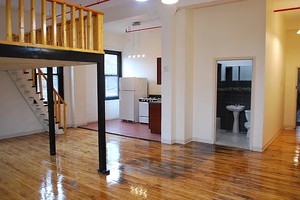 Rented by Bohemia Realty Group | media 42