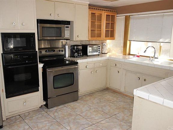 3rd image of 1646 W Sallie Ln