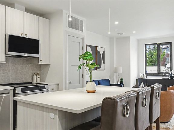 3rd image of 34 Oak St #101