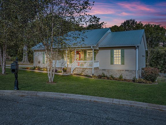 3rd image of 104 Wisteria Cir