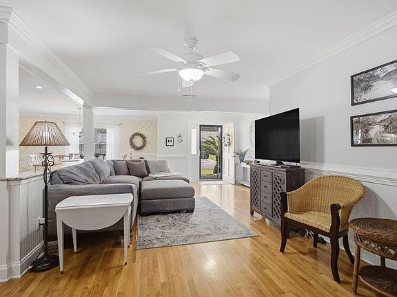 5th image of 1119 Island View Dr